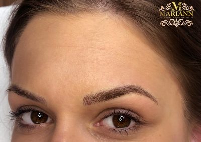 Microblading szemöldök tetoválás